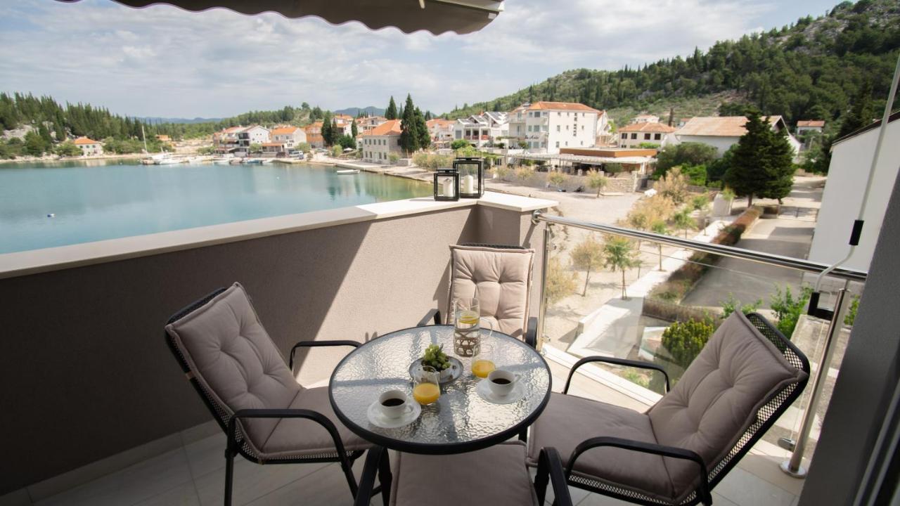 Apartment Antun - Adriatic Coast Retreat Blace Dış mekan fotoğraf